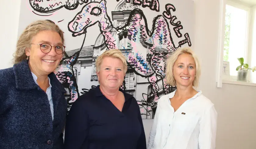 Tre kvinner som snakker om spiseforstyrrelser hos gravid