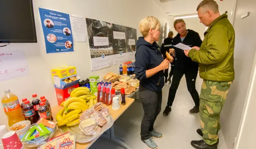 Redningsmannskapet og sanitetskvinnene under leteaksjon i Hammerfest